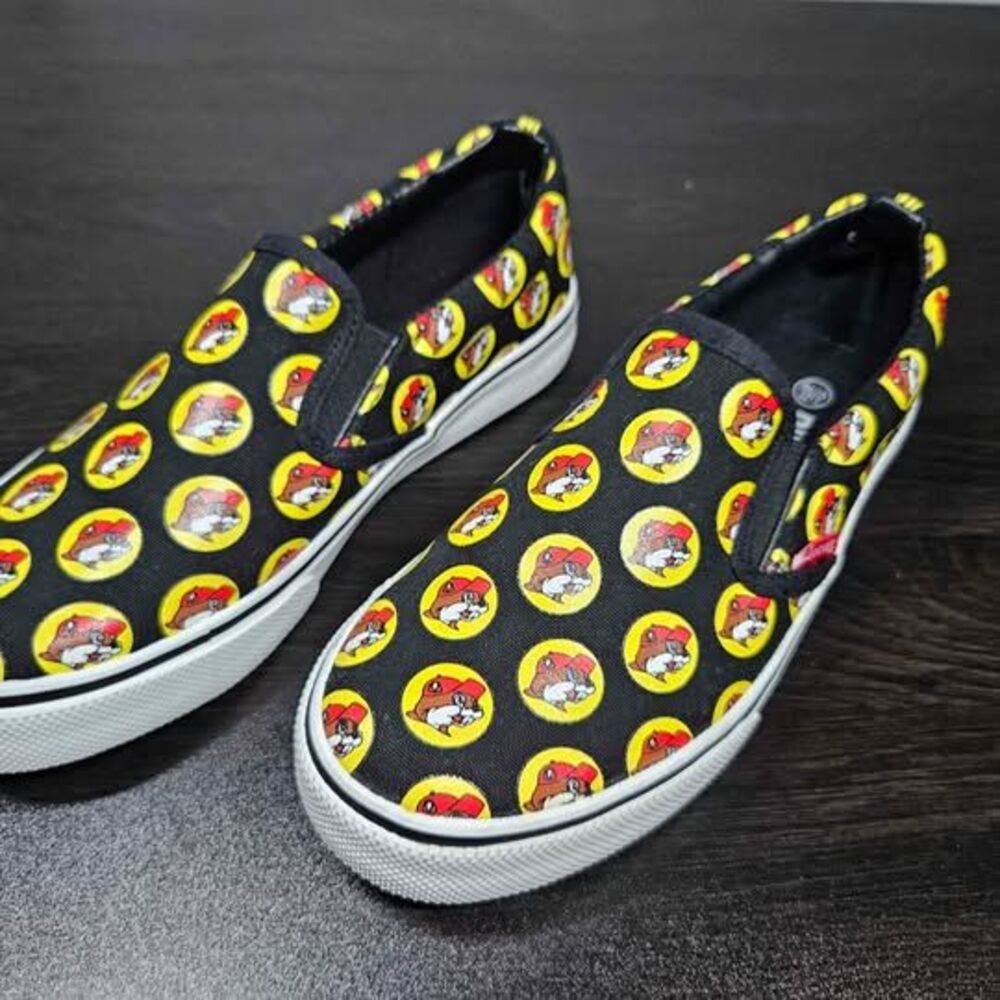 Buc-ee’s Slip On Shoes All Over Beaver Logo Women’s 7 Youth 5 Like New